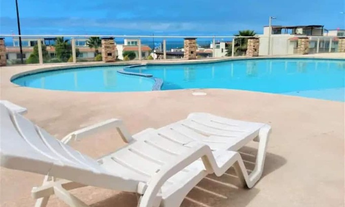 La Joya Casa | 3 BR Cozy Large Family Ocean VIEW house Comm Pool