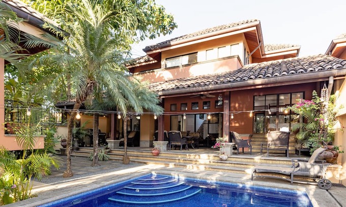 Tamarindo Casa | Secluded Luxury Retreat 100m from Beach w/ Private Pool & Courtyard!