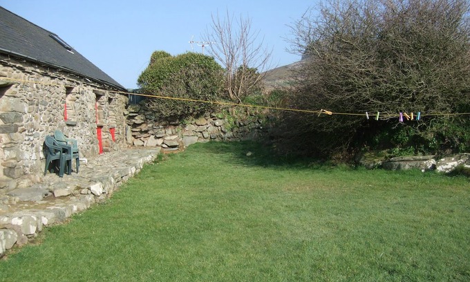 St Brides Otro | Farmhouse Annexe rooms with lounge on the coast, near beach