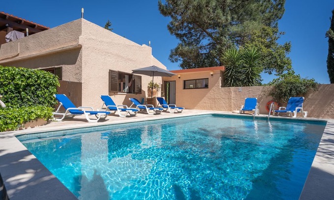 Funchal Villa | Countryside Villa "Green Paradise" with Shared Pool, Shared Garden & Wi-Fi