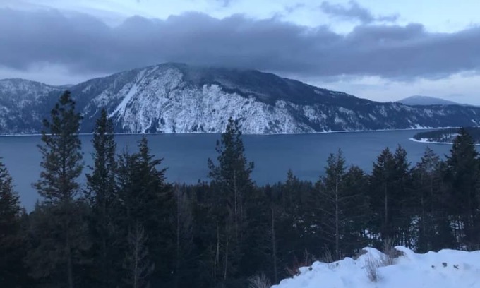 Bayview Casa | Guest House with Grand Views of Pend Oreille Lake and the surrounding Mountains.