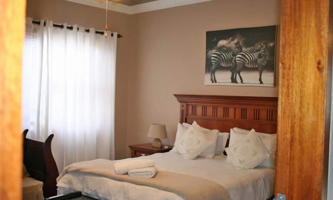 Swakopmund Cama Y Desayuno | Room for 6 - Amarachi Guesthouse in Swakopmund Namibia near beach and malls!