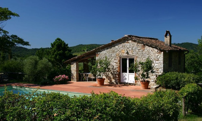 Pescaglia Cabaña | Tuscan house in idyllic scenic tranquility in hills between Lucca and sea WiFi