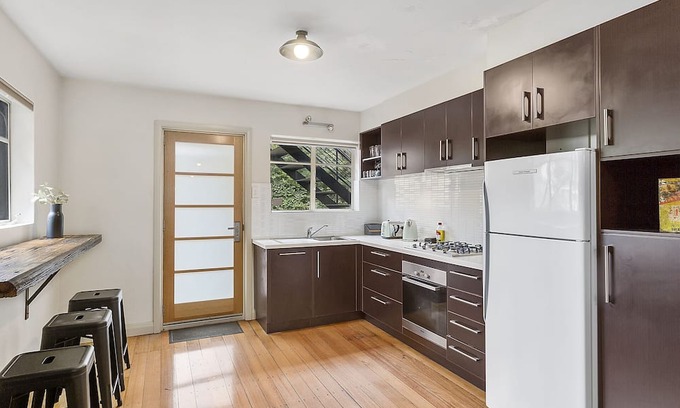 Lenah Valley Apartamento | August Apartment - stone's throw from vibrant North Hobart