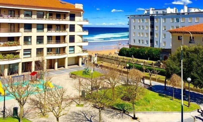 Zarautz Casa | Central apartment 50m from the beach