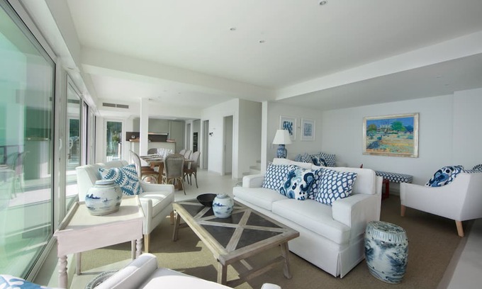 French Riviera Casa | Monaco Bay View villa with pool, sea views, secure parking for 3 cars, elevator.