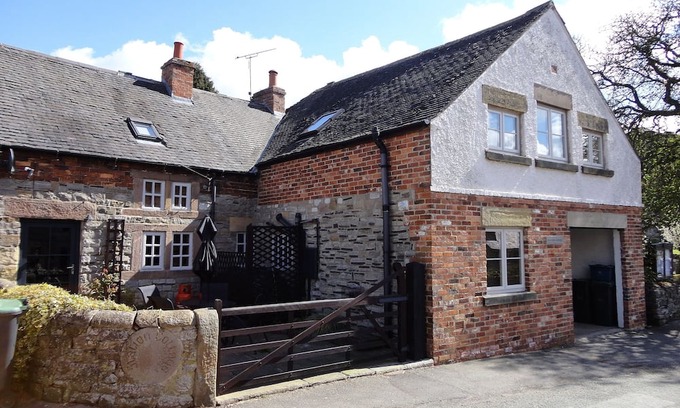 Hognaston Cabaña | Station Cottage, a Stunning Cottage With A Wealth Of Character And Charm