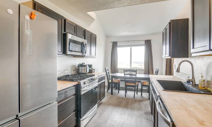 Idaho Falls Apartamento | Balcony & Stunning Views: Airy Apt in Idaho Falls