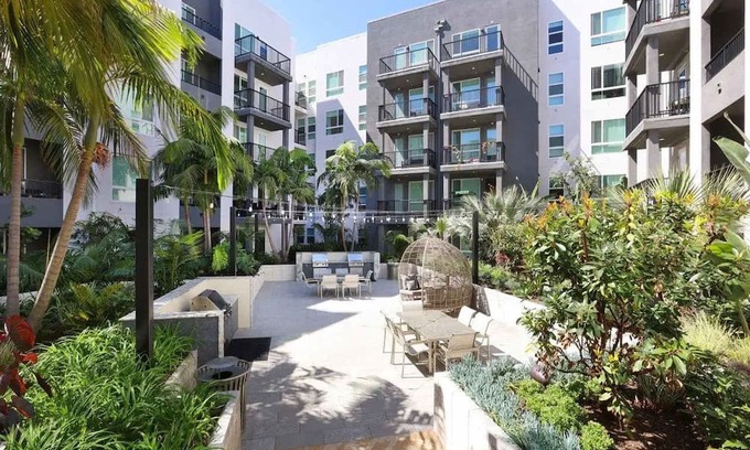 Lyon Street Apartamento | Modern Retreat 10 Min From Disneyland With Pool Gym