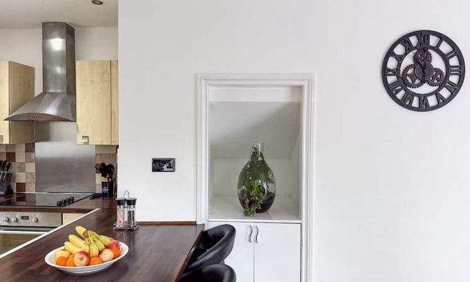 Farnborough and Crofton Apartamento | Bassetts House - Mins to Central London