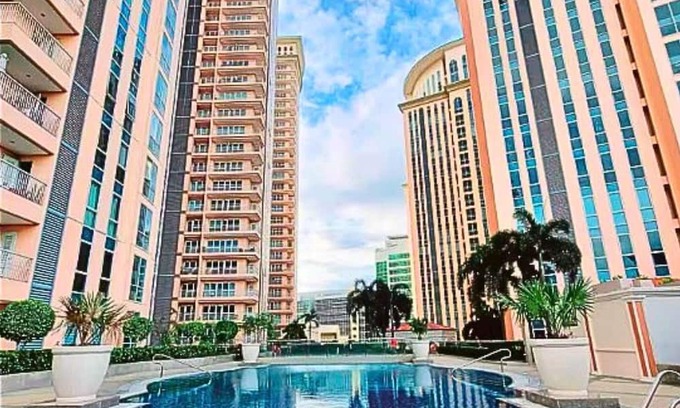 Pinagsama Complejo | Live Luxury Living at BGC Venice