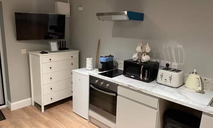 County Meath Apartamento | 1-bed Cosy Country Retreat- Sleeps 5, Emerald Park