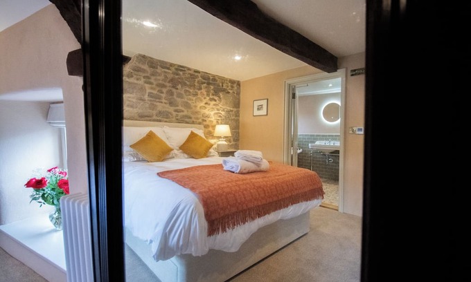 Llangadog Casa | Y Castell