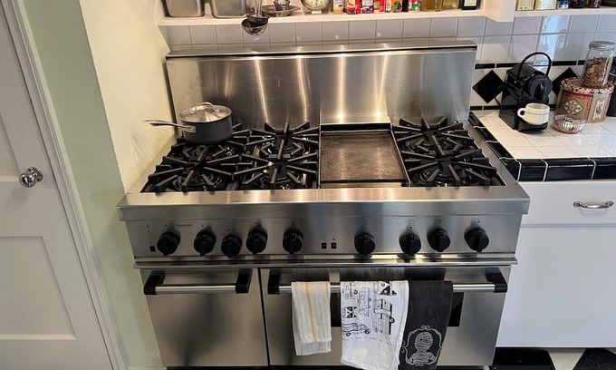 Fort Worth Casa | 30 day min. Centrally located fully furnished 3-bedroom 1 bath house with WiFi