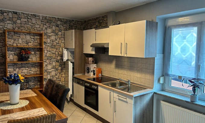 Singen Apartamento | Apartment 'Francesco' with Mountain View and Wi-Fi
