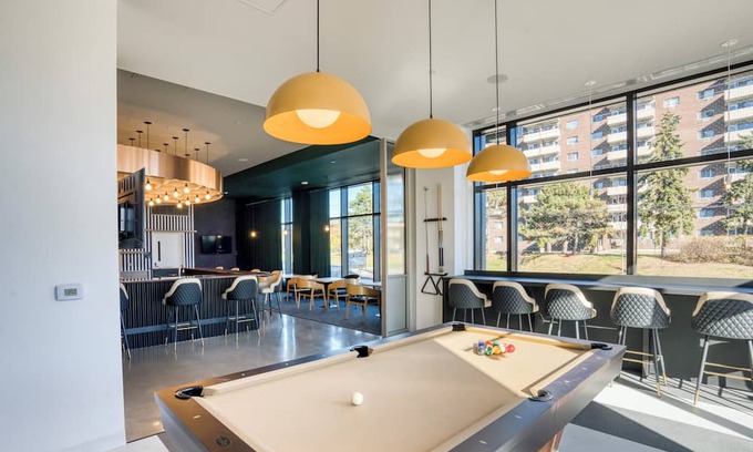 Cummings Condominio | Fully-furnished 1BR unit near Cyrville LRT Train Station in Ottawa