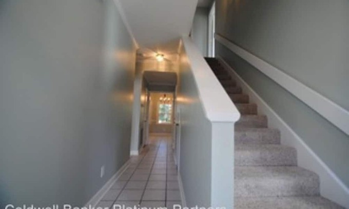 Savannah Casa | Charming 4-bedroom house with AC and WiFi in welcoming Savannah