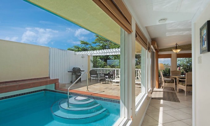 Red Hook Complejo | Privacy at the Oasis. Private Pool Villa@Sapphire