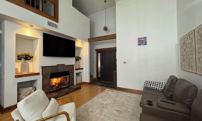 Tallahassee Casa | Spacious 4-bedroom house with WiFi, AC in fantastic Tallahassee