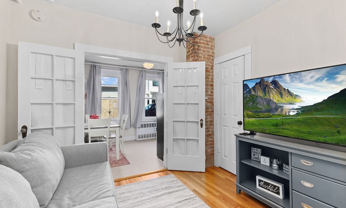 Hastings Apartamento | Lovely Hastings home convenient to NYC.