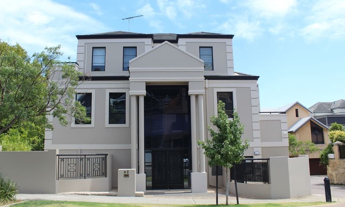East Perth Casa | Luxury Home near Optus Stadium