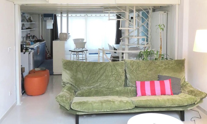 Barriera di Milano Apartamento | Very bright open space apartment with entire glass wall