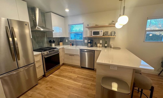 Abilene Casa | Mid-Mod Marvel - A 3 Bed/2 Bath Mid-century Home in SW Abilene