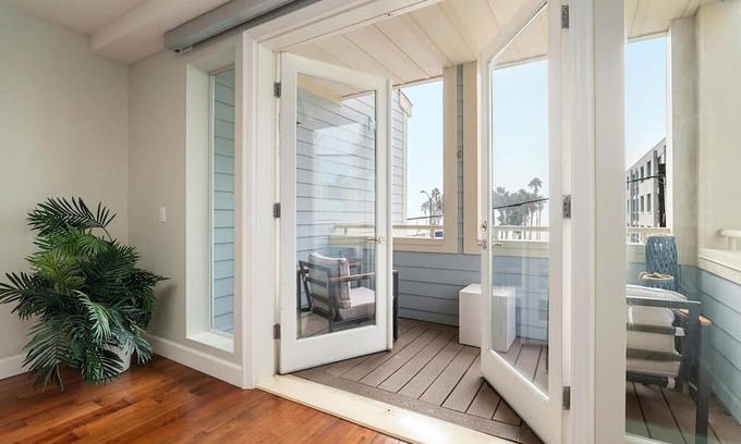 Downtown Apartamento | Beachfront Bliss: Stunning Ocean view right on Sand