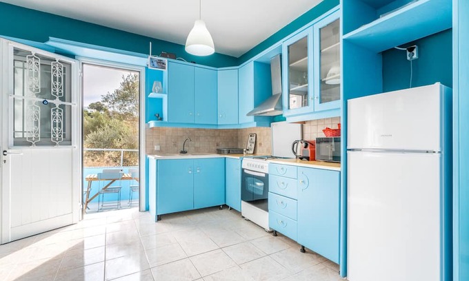 Theologos Apartamento | Apartment 'Bella's House' with Mountain View, Wi-Fi and Air Conditioning