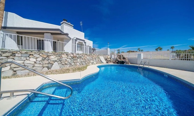 Lake Havasu City Casa | Modern Paradise, Pool, BBQ, Patio, Games, AC. Close to lake and entertainment