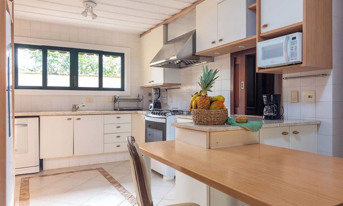 Regiao dos Lagos Cabaña | Spacious house in Buzios for 8 people