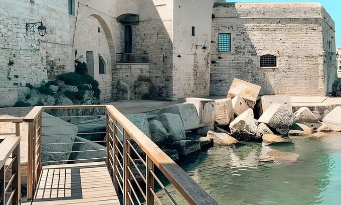 Giovinazzo Apartamento | Apartment 'Ange24, City Center' with Wi-Fi and Air Conditioning
