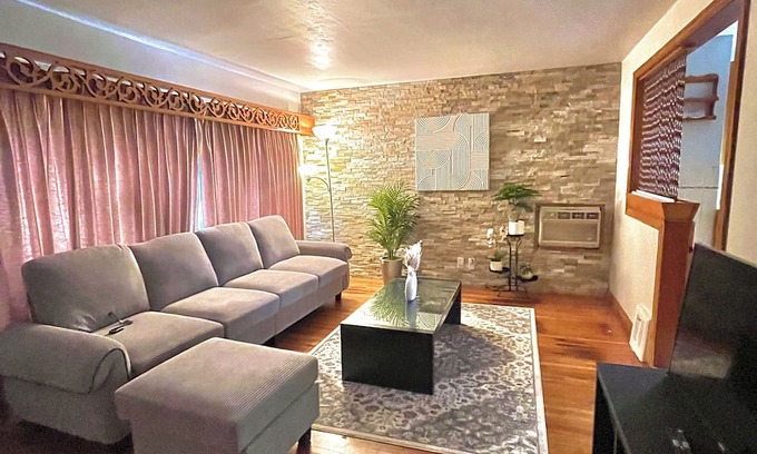 Cheektowaga Casa | Cozy Home in Cheektowaga