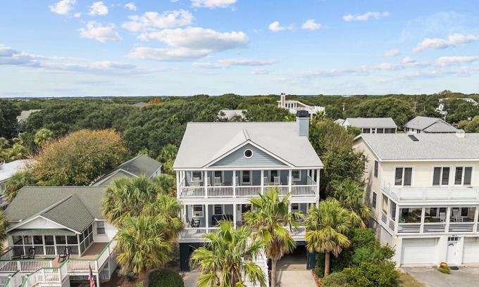Isle of Palms Casa | Gorgeous Large Beach Home with Private Pool!