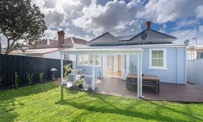 Kingsland Casa | Spacious 4-bedroom house in marvelous Auckland with WiFi, AC