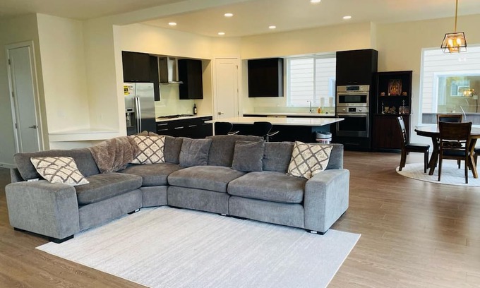 Kent Casa | Master Bedroom with attached Master Bathroom in a Brand new House for Rent