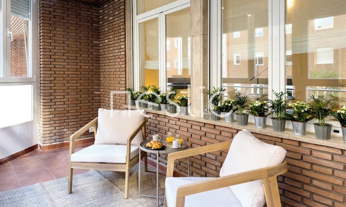 Trafalgar Apartamento | CLARAVAL: Apartment + Office Room in Chamberí