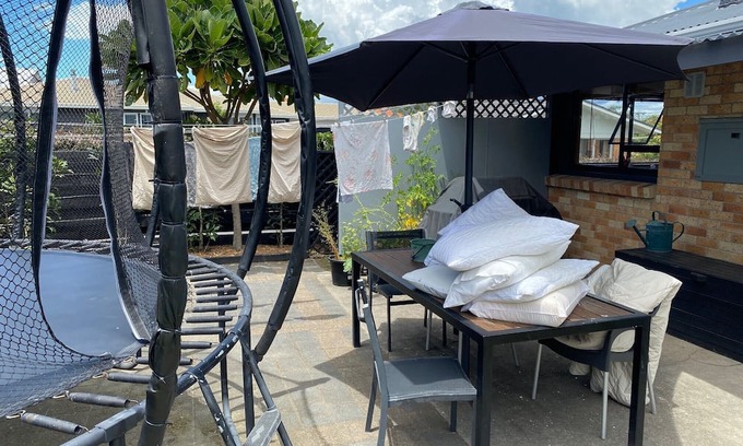 Omanu Casa | Valley Road Beach house - central Mt location & only 200 mtrs from beach