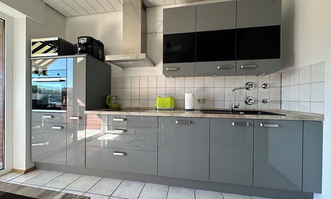 Roggendorf/Thenhoven Apartamento | Modern, spacious apartment with home office and balcony