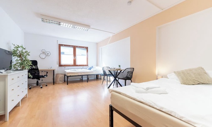 Bad Saeckingen Apartamento | Charming 3-Bedroom Retreat in the Heart of Bad Säckingen – Your Perfect Getaway!
