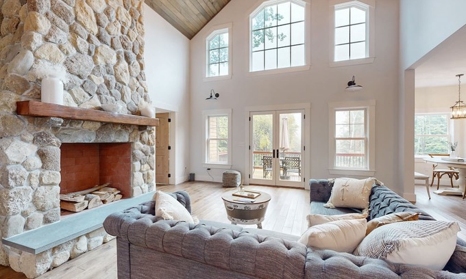 Sandwich Casa | NEW BUILD! Mountain views, minutes from Squam's Sandwich Beach and boat ramp!