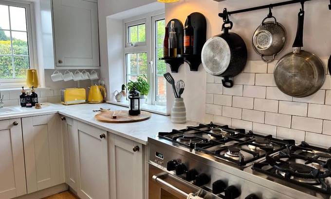Oakley Casa | Cottage in Basingstoke