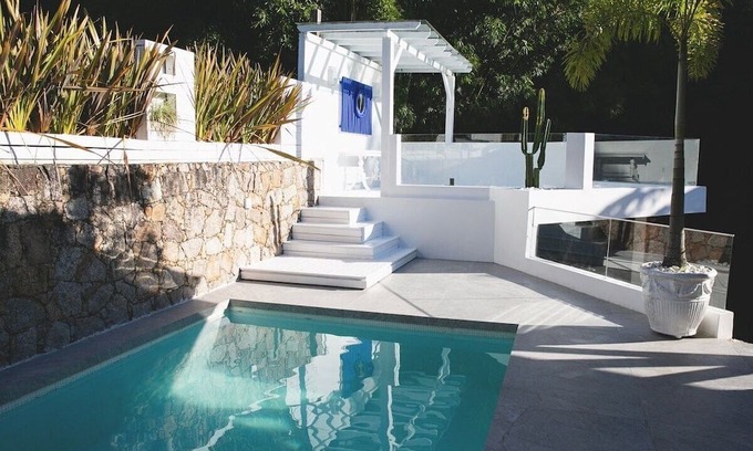 Florianopolis Casa | Linda Suíte com Hidro e Piscina - CasaIvan