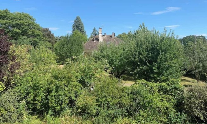 Saint-Fargeau Casa | Charming Saint-Fargeau with large garden