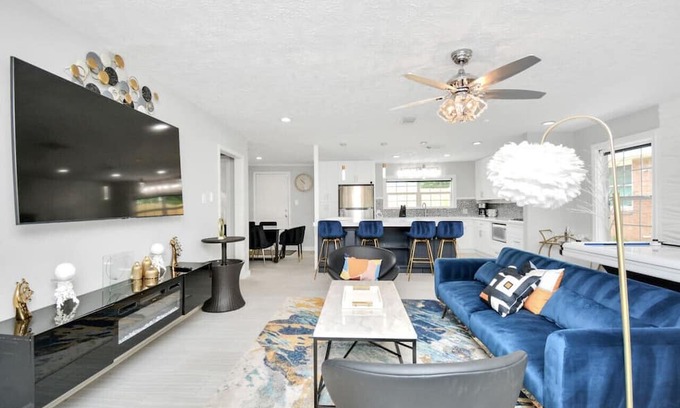 MacGregor Casa | Sleeps 20~7BD5BA Min to UH, TSU&TX Medical Center