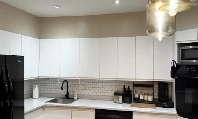 Sudbury Casa | Modern Home in Greater Sudbury(NO Cleaning Fee’s)