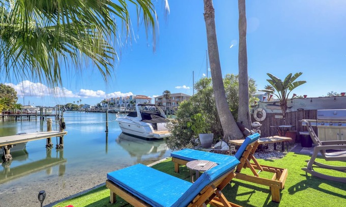 North Redington Beach Casa | Sand Vista Vacation Rentals 102