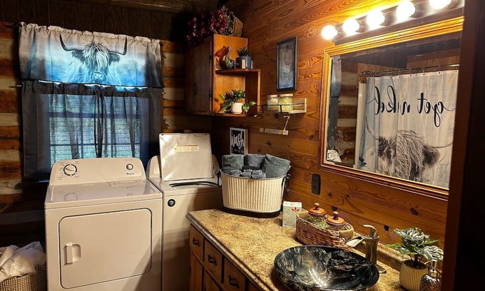 Keysville Cabina | Charming 2-bedroom cabin in Keysville with AC, WiFi