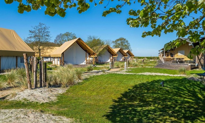 Biddinghuizen Casa | Stunning private villa for 8 guests with WIFI, pool, TV, terrace and parking