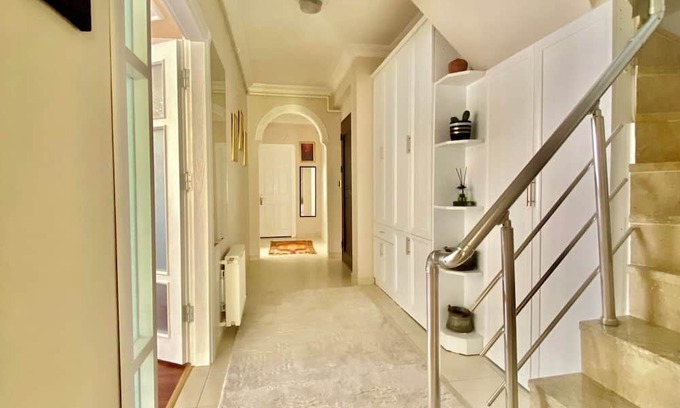 Konyaalti Apartamento | Elegant, Spacious Pvt Room, Near Konyaaltı Beach with Sunset Views